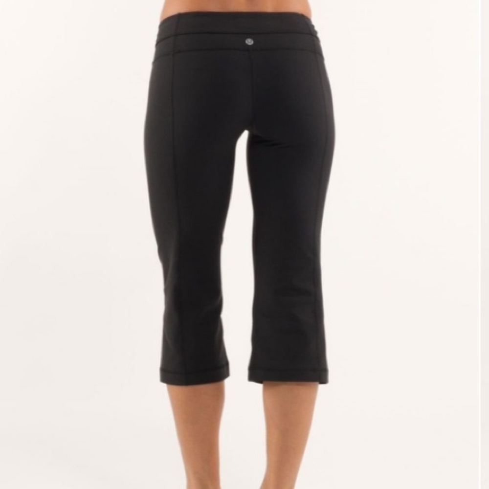 LULULEMON Reversible Cropped Pant Size 4